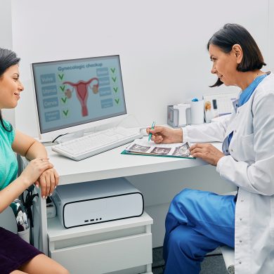 A woman talks about her endometriosis imaging results with her doctor